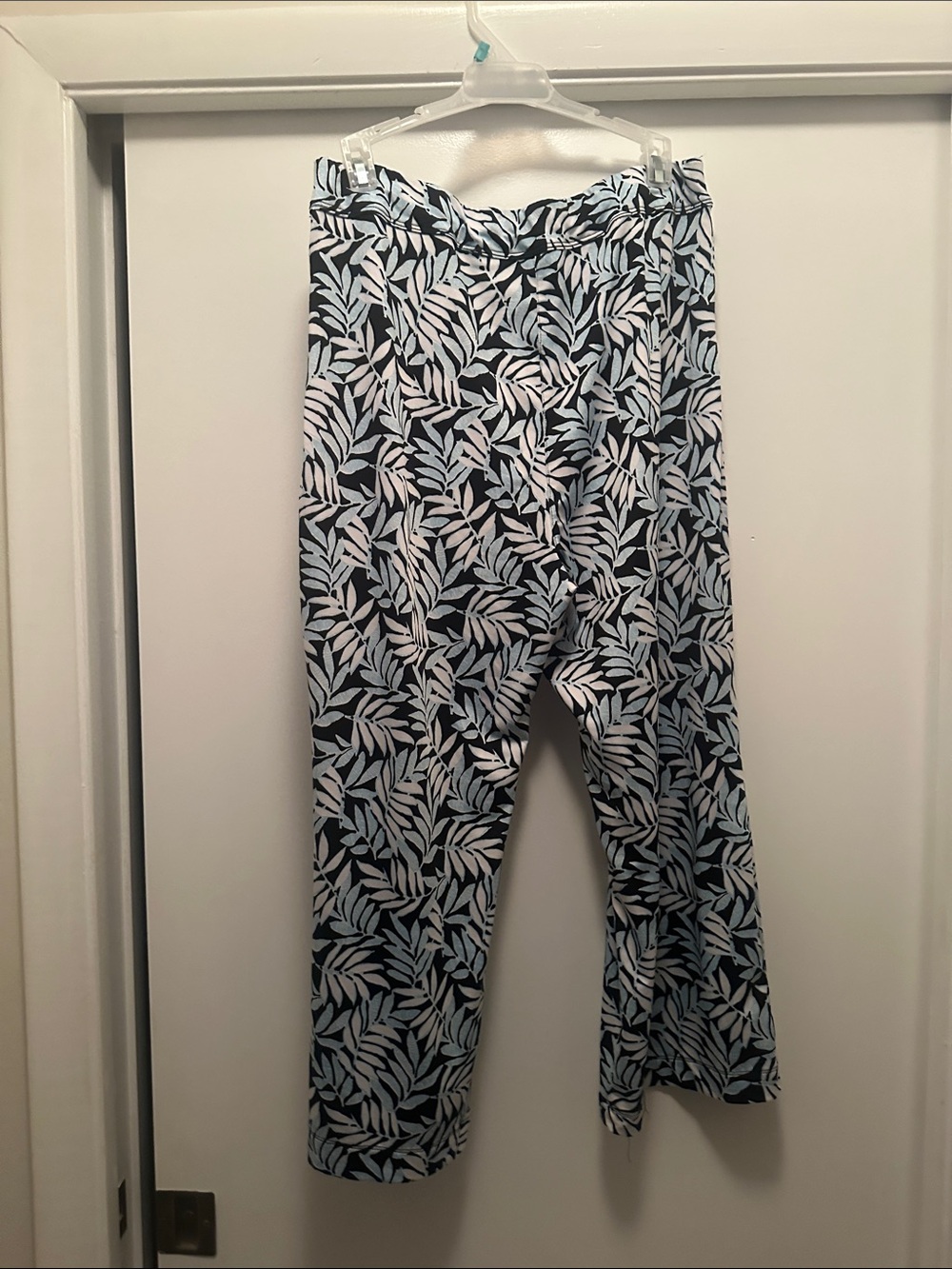 Leaf-Print Women’s Leggings - Blue & White